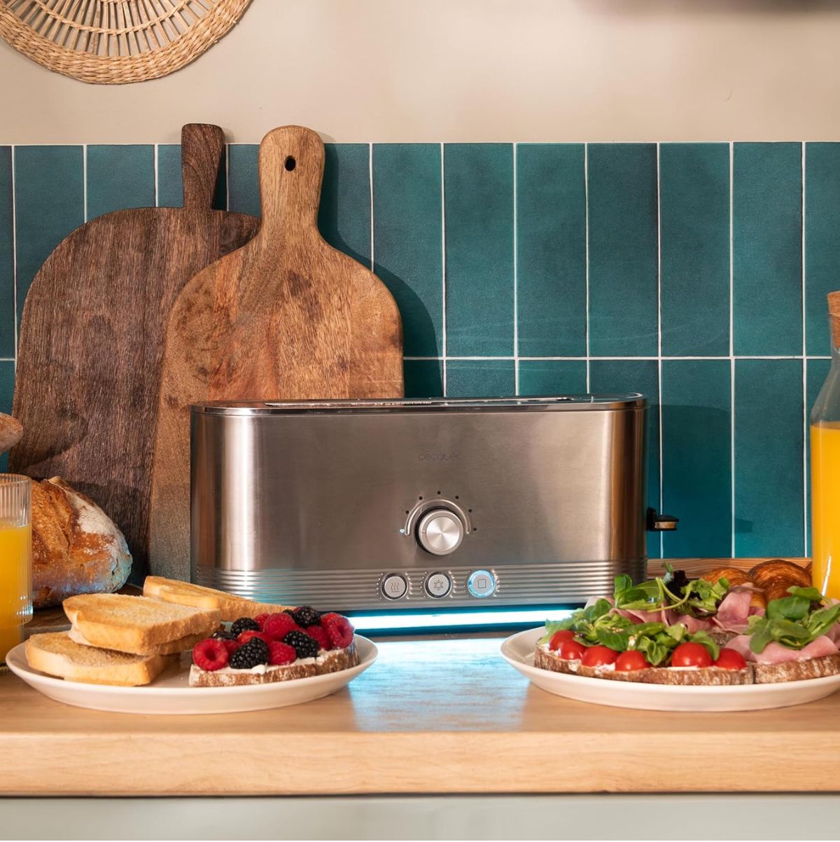 Tostador-Cecotec-Shine-Toast-Extra-1050W-ranura-larga-7-niveles-inox-ambientada
