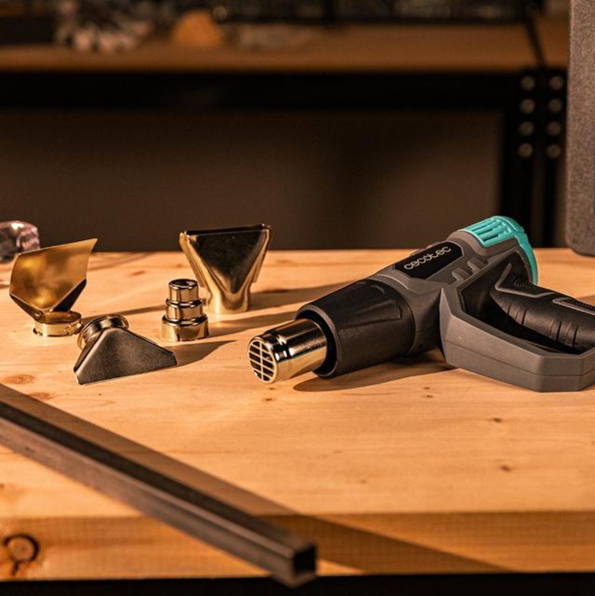 Pistola-de-calor-Cecotec-Hell-Gun-7500-Full-Equip-2000W-4-cabezales-negro-