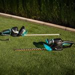 Cortasetos-electrico-Cecotec-TitaniumSword-610-XL-con-cable-61-cm-ambeintada