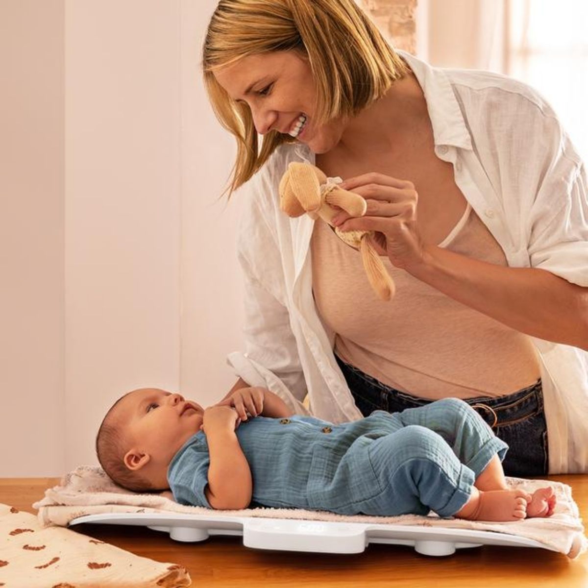 Bascula-de-bebe-Cecotec-Nana-BabyCare-SmartWeight-blanco-60x25-cm-