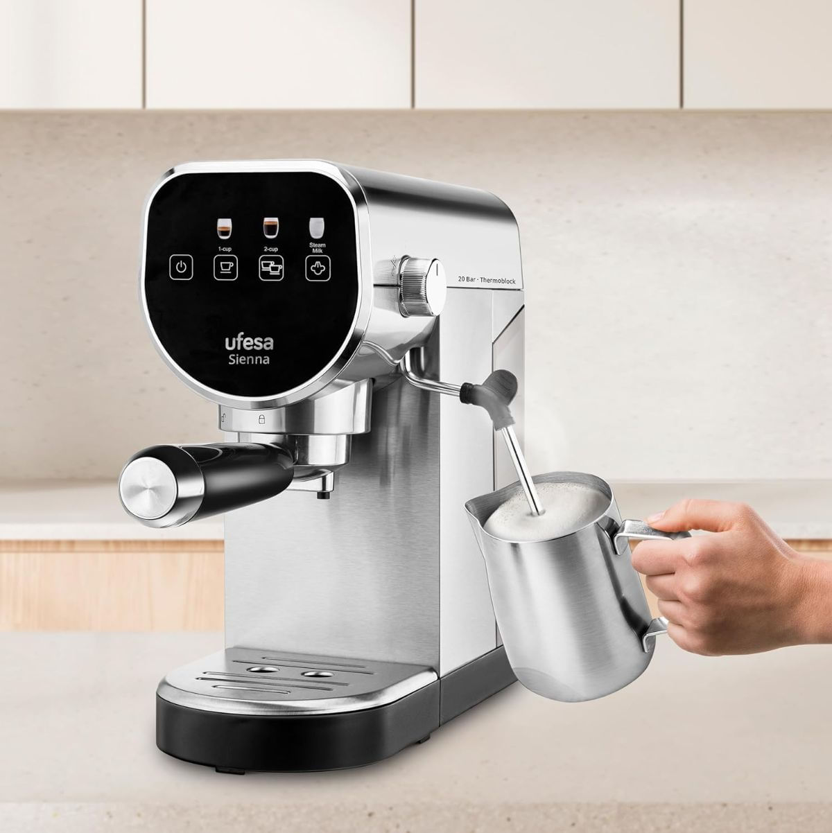 Cafetera-espresso-Ufesa-Sienna-1360W-09L-2-tazas-gris-negro-vaporizador