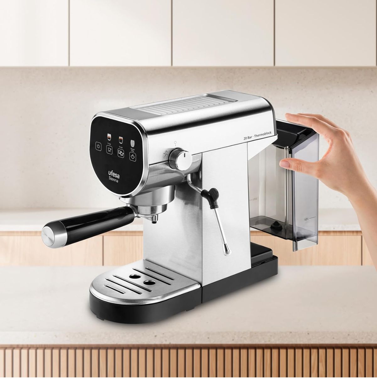 Cafetera-espresso-Ufesa-Sienna-1360W-09L-2-tazas-gris-negro-deposito