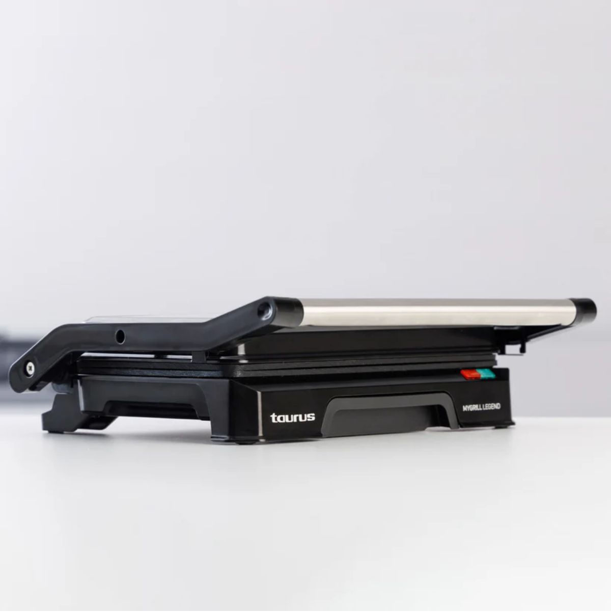 Tostador-grill-Taurus-Mygrill-Legend-1000W-basculante-aluminio-antiadherente-negro-lateral