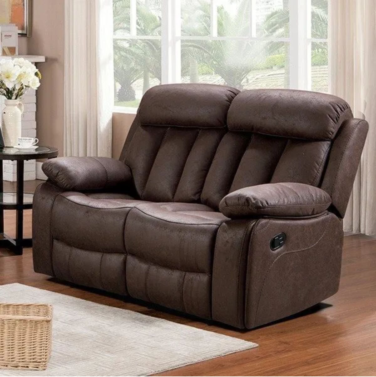 Sofa-Madrid-Deluxe-New25-2-plazas-diseño-reclinable-marron-oscuro-101x152x97-cm-ambientada