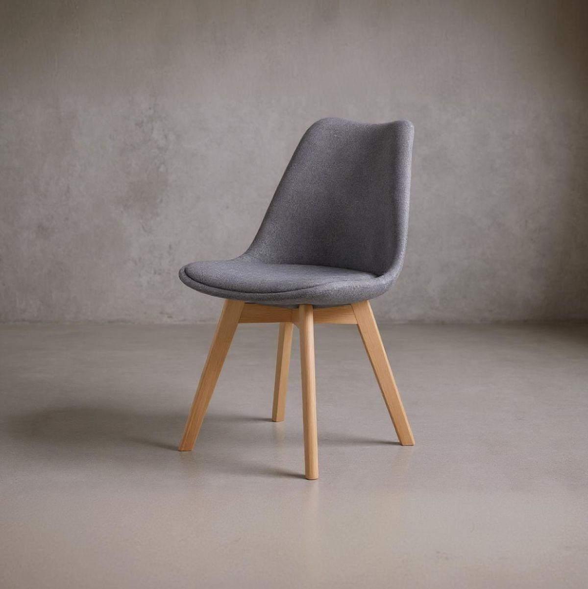 Pack-de-4-sillas-Bistro-asiento-acolchado-gris-ambientada