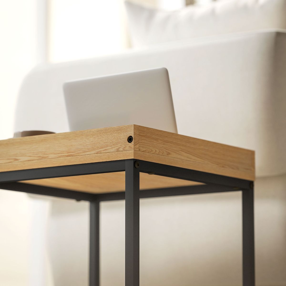 Set-de-2-mesas-nido-Cassy-Homcom-negro-natural-detalle