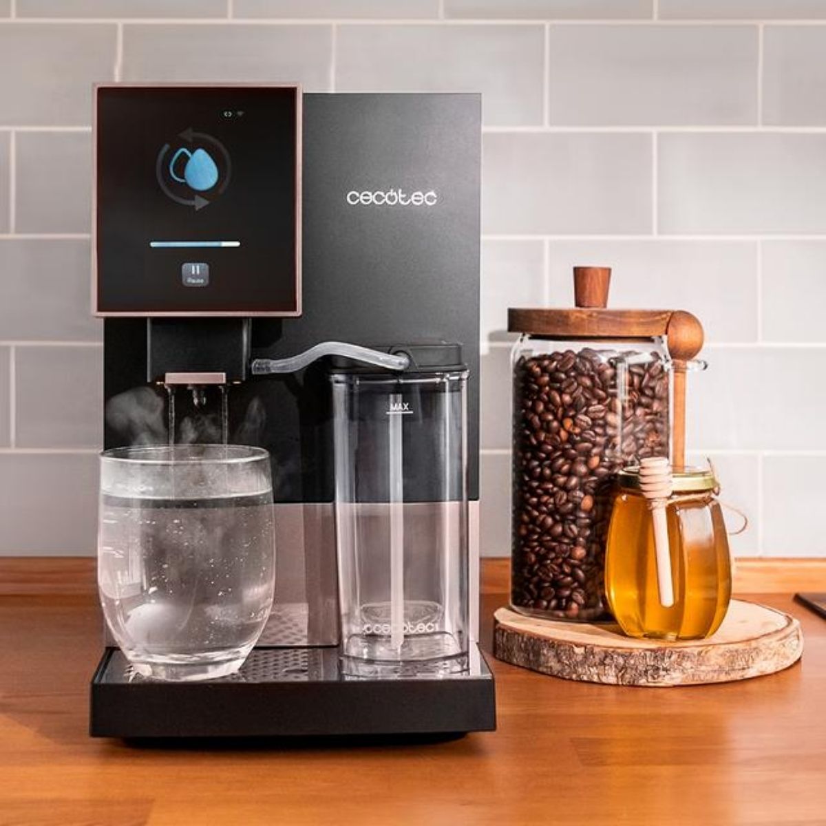 Cafetera-super-automatica-Cecotec-Cremmaet-Compactccino-Connected
