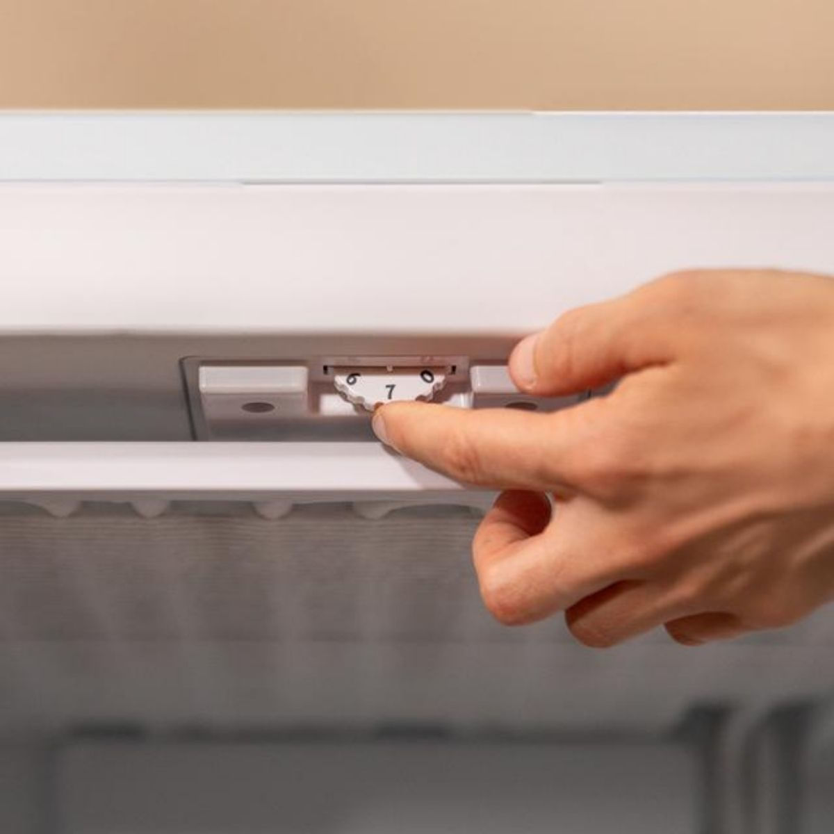 Congelador-vertical-Cecotec-Bolero-CoolMarket-TF-control