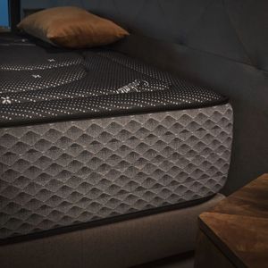 Colchón viscoelástico Cashmere Night Confort núcleo HR alta densidad negro 30 cm