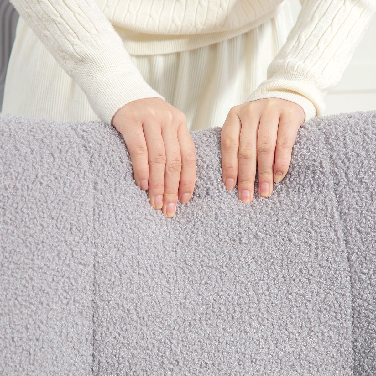 Mecedora-Daisy-Homcom-respaldo-alto-gris-87x65x88-cm