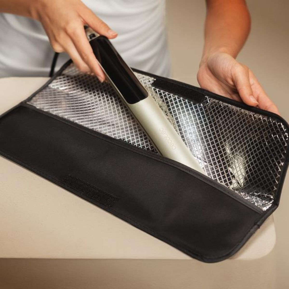 Plancha-de-pelo-Cecotec-Lisse-Keratin-Essence-bolsa-de-transporte
