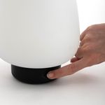 Lampara-de-mesa-Nora-Vinthera-exterior-inalambrica-blanco-negro-31x15-cm-