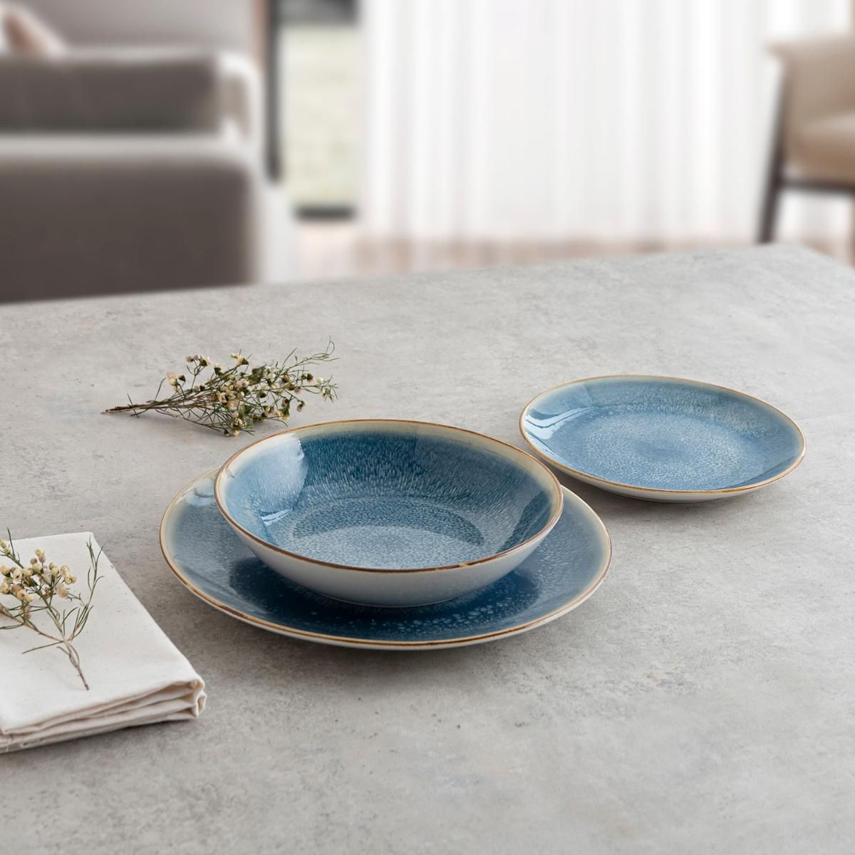 Vajilla-Aura-Bidasoa-12-piezas-ambientada