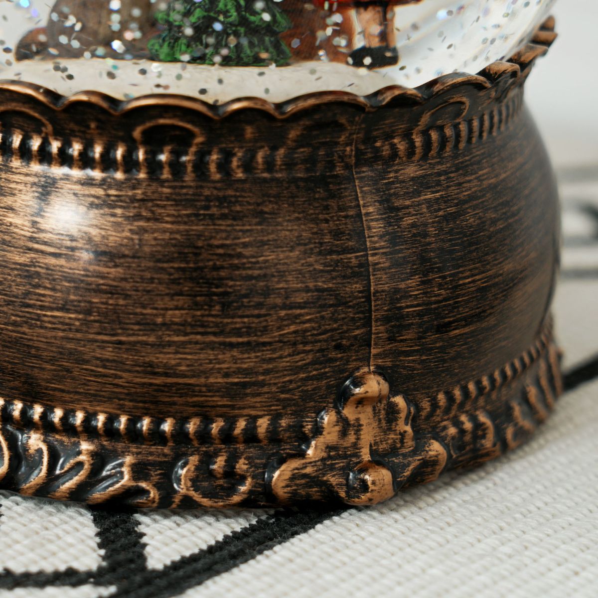 Decoracion-navideña-Bola-de-nieve-Homcom-musica---luz-multicolor-Ø12x186-cm-