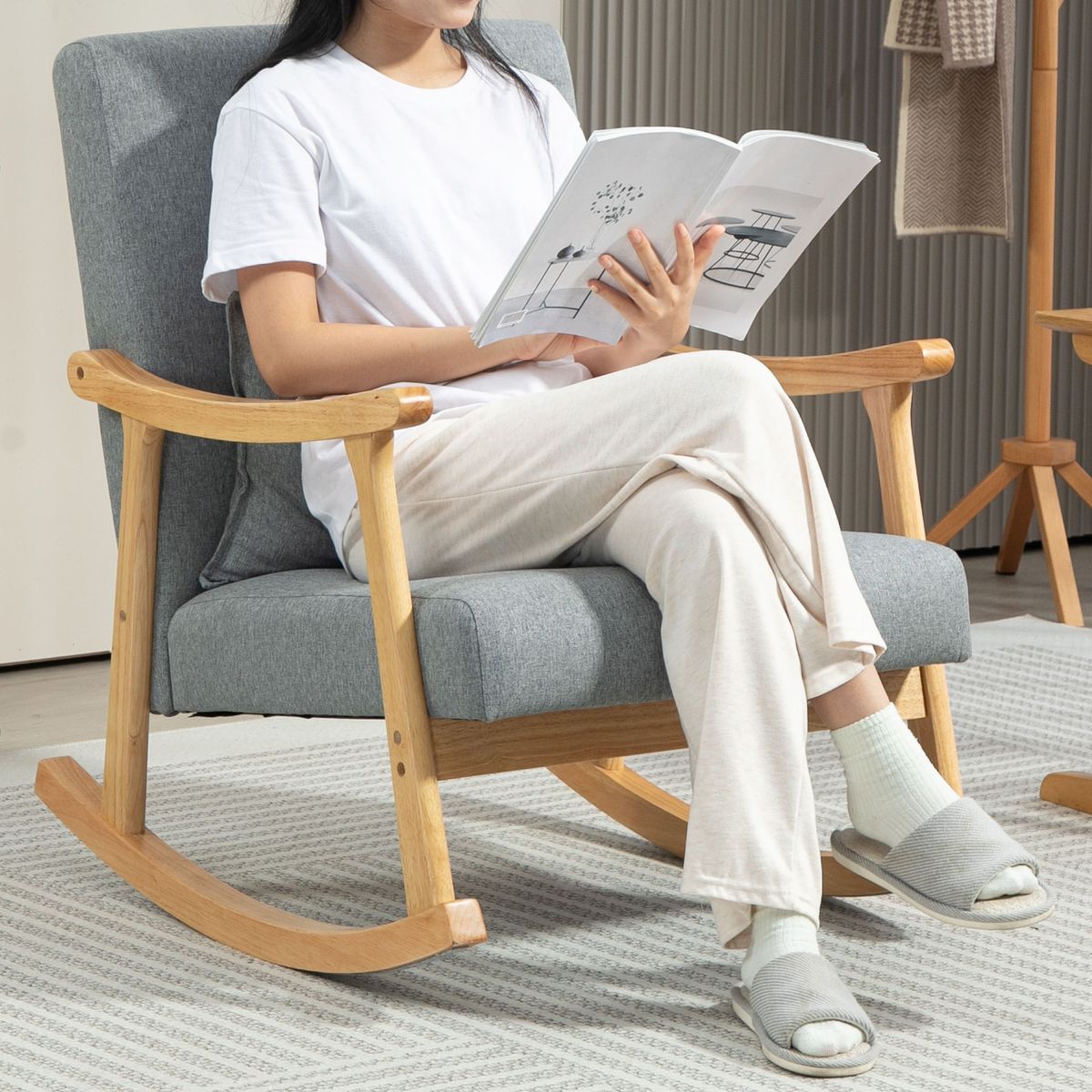 Mecedora-Berta-Homcom-reposabrazos---cojin-lumbar-gris-84x65x87-cm-