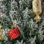 Arbol-de-Navidad-Homcom-492-ramas-detalle-decoraciones