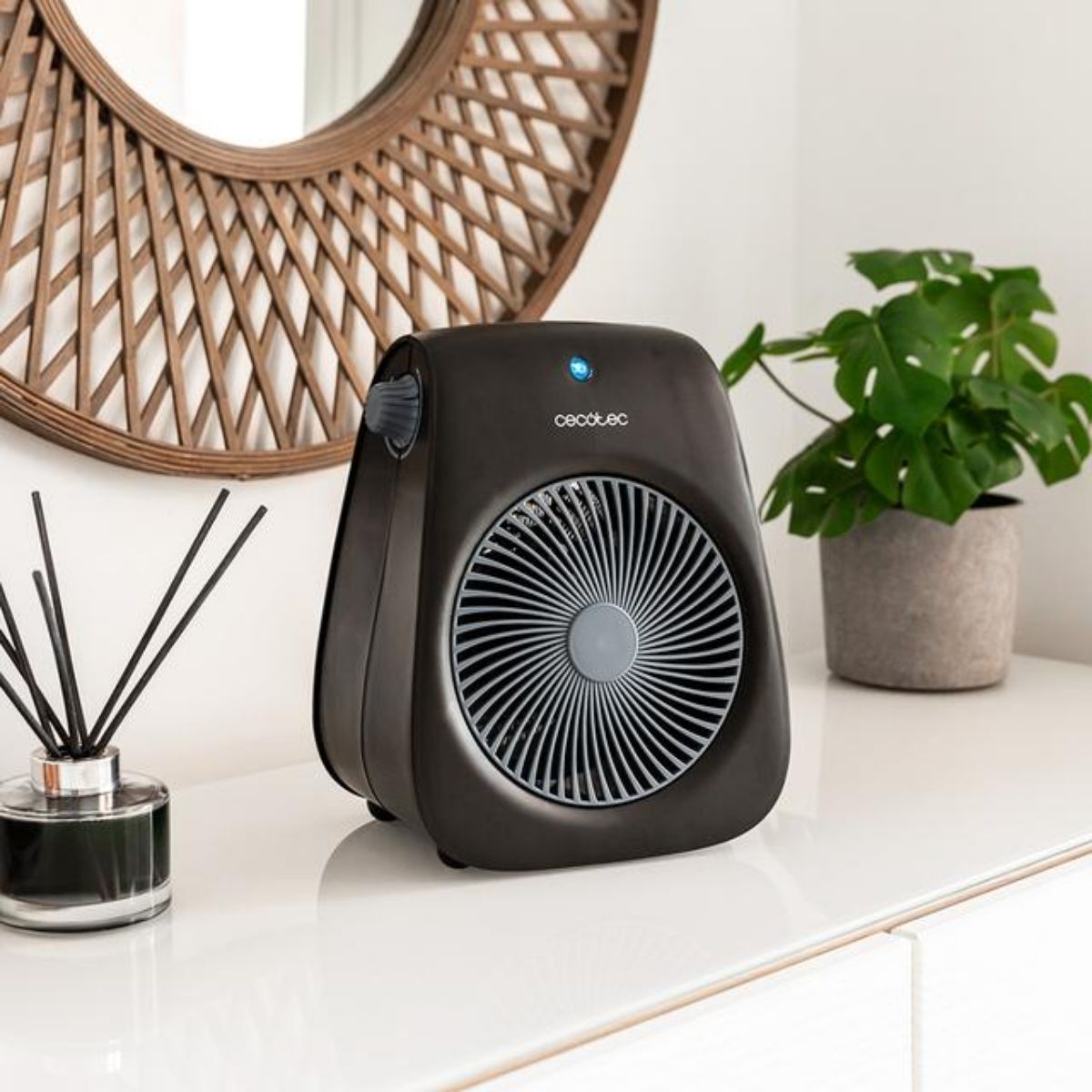 Calefactor-ventilador-Cecotec-ReadyWarm-ambientada