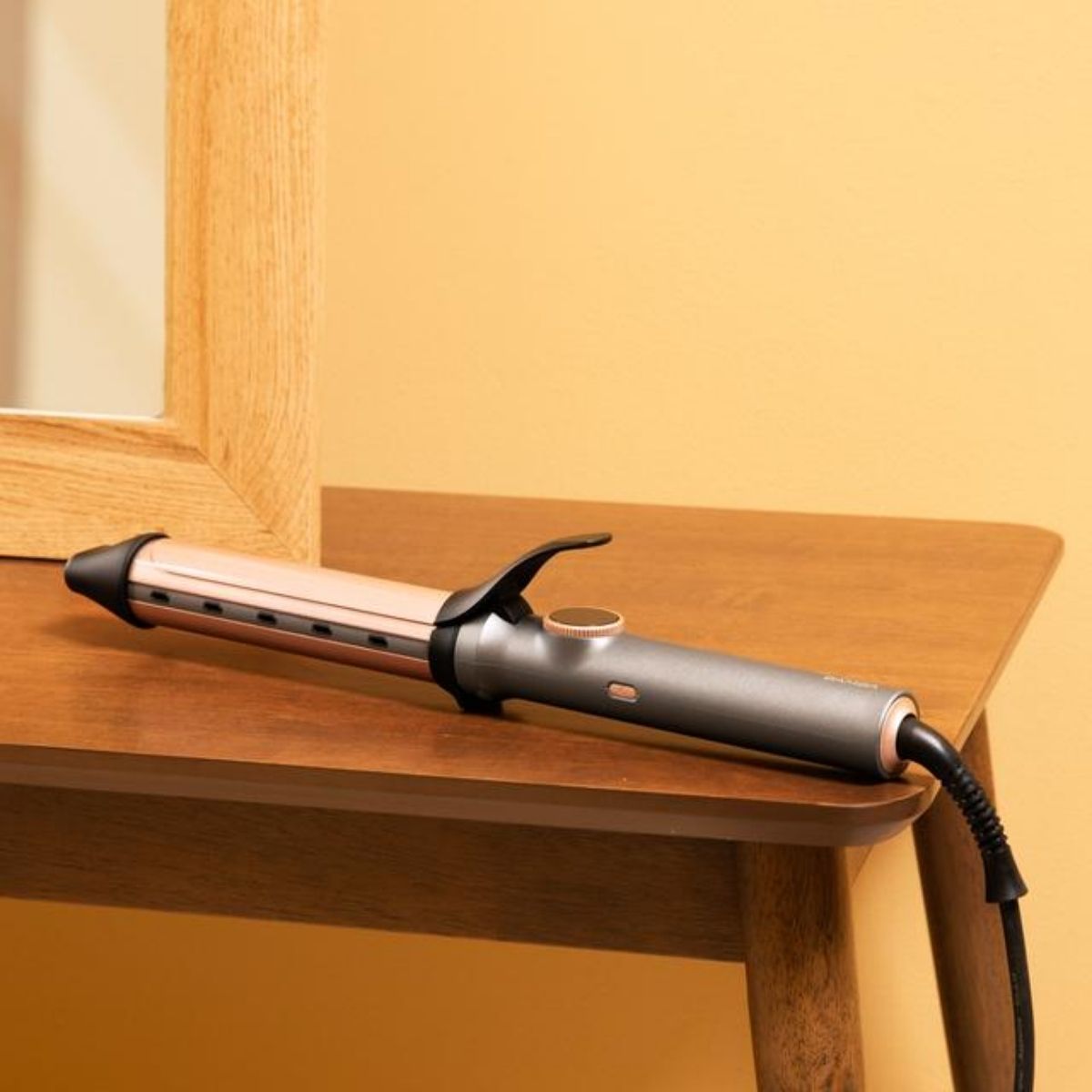 Rizador-de-pelo-Cecotec-SurfCare-Epic-Curly-Sphere-ambientada