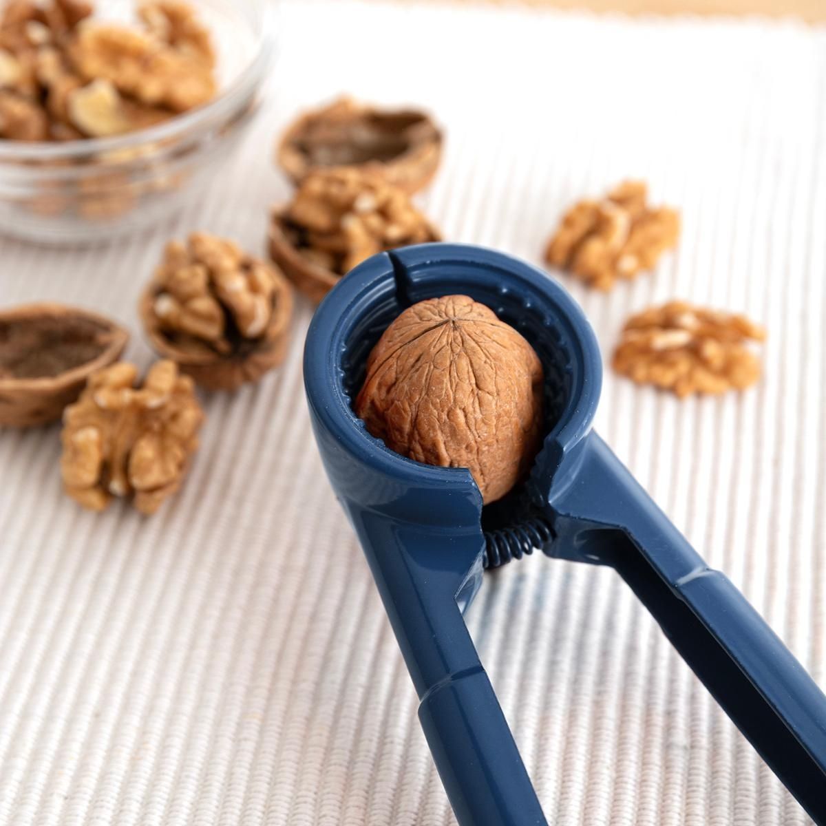 Cascanueces-Baltic-Quid-aluminio-azul-detalle