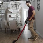 Aspirador-escoba-Cecotec-ThunderBrush-ambientada