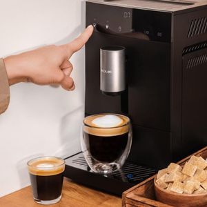 Cafetera superautomática Cecotec Cremaet Compact 19 bares molinillo integrado negro