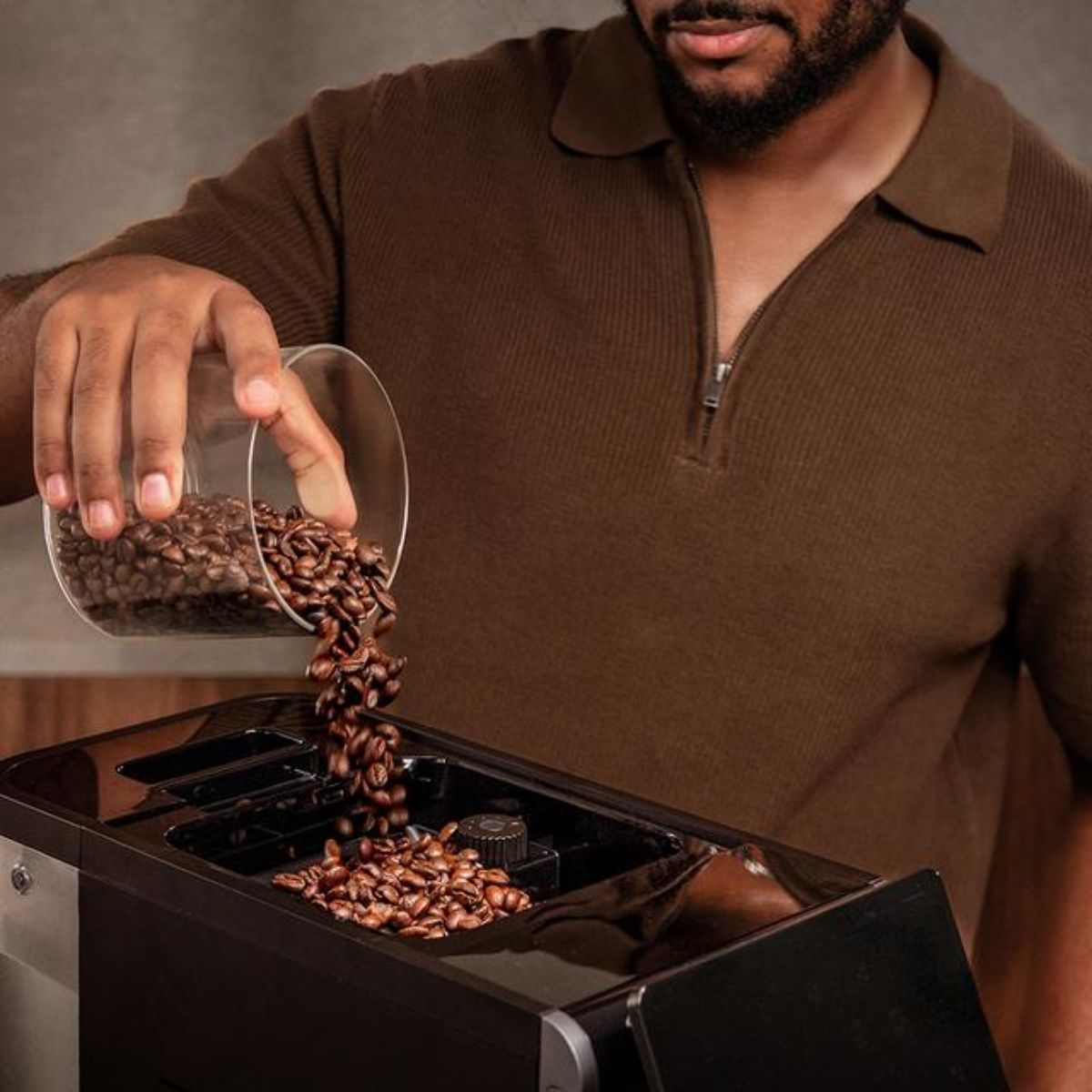 Cafetera-automatica-Cecotec-Cremmaet-Lungo-Latte-19-bares-2L-molinillo-negro-