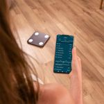 Bascula-de-baño-Cecotec-Surface-Precision-HealthySmart-25-parametros-180kg-negro-