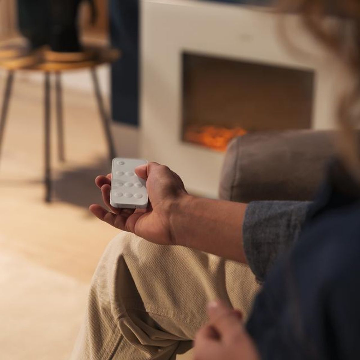 Chimenea-electrica-Cecotec-Ready-Warm-2710-Design-Flames-2000W-mando-a-distancia-26’’-blanco