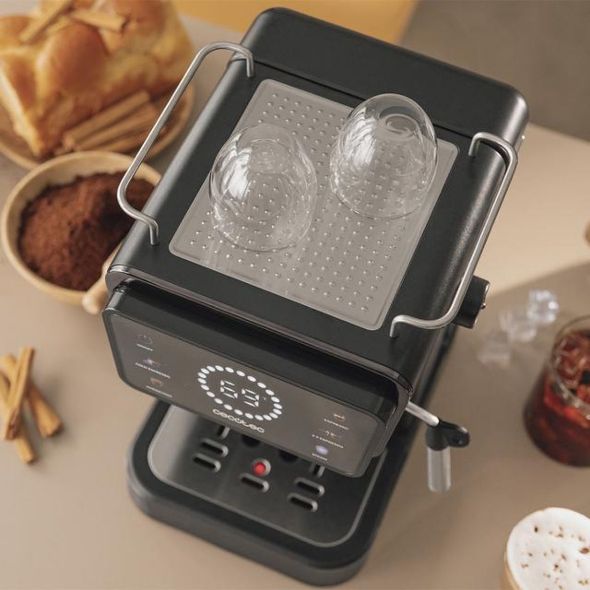 Cafetera-espresso-Cecotec-Power-Espresso-Touch-calienta-tazas
