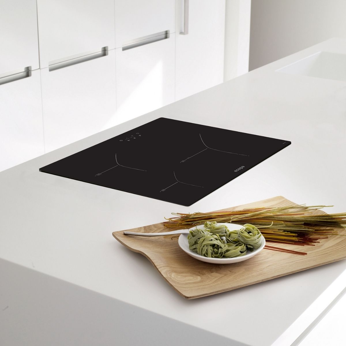 Vitroceramica-Edesa-EVT6328R-5700W-ambientada-encimera