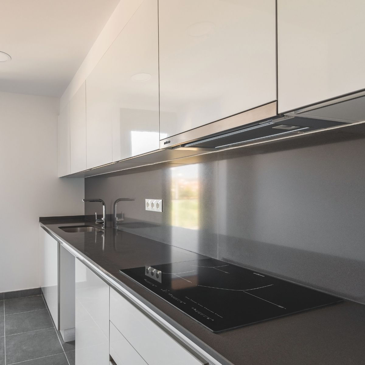 Vitroceramica-Edesa-EIM6330-B-A-3-fuegos