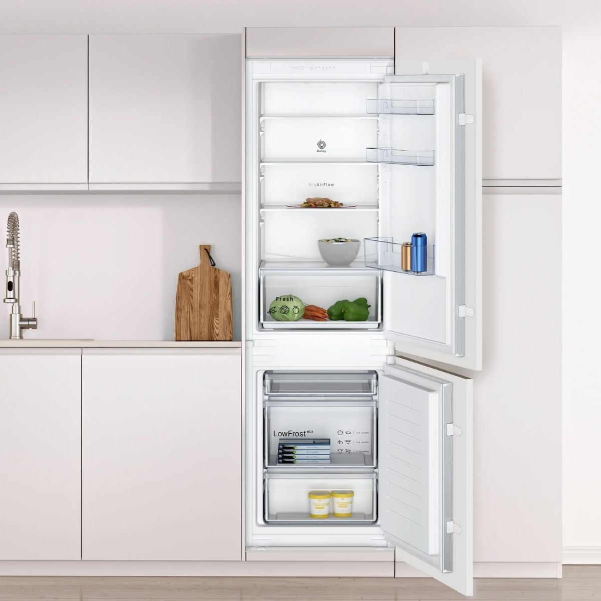 Frigorifico-combi-integrable-Balay-3KIE711S-ambientada