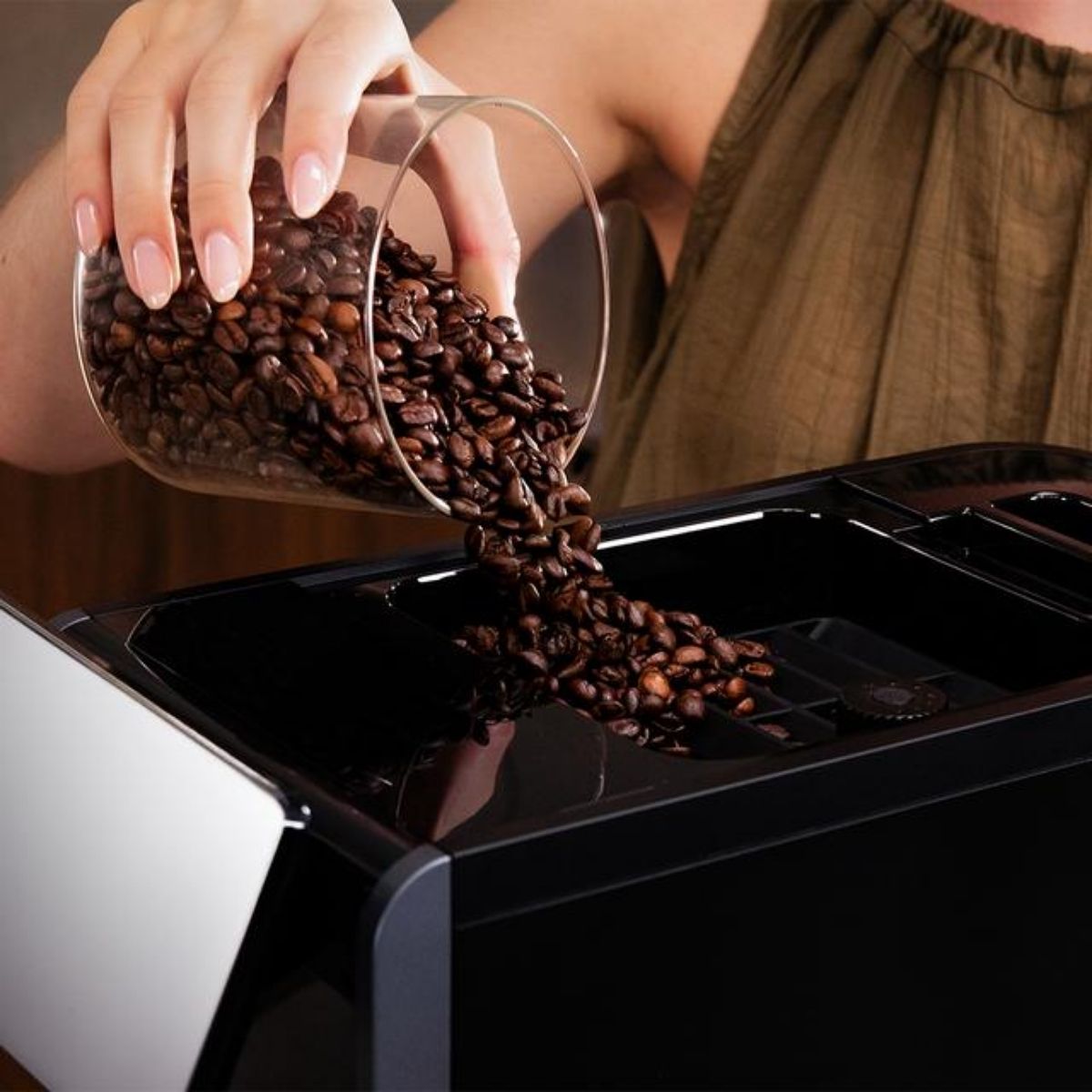 Cafetera-superautomatica-Cecotec-deposito-de-grano