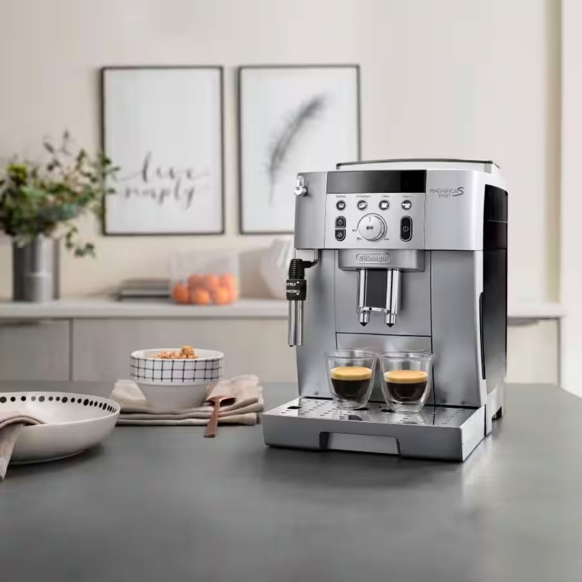 Cafetera-automatica-DeLonghi-Magnifica-S-Smart-ambientada