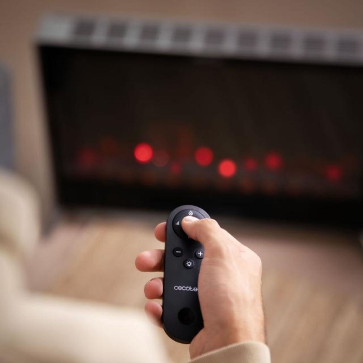 Chimenea-electrica-Cecotec-ReadyWarm-7500-control-remoto