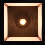 lampara-de-pie-3-estantes-detalle-arriba-encendida