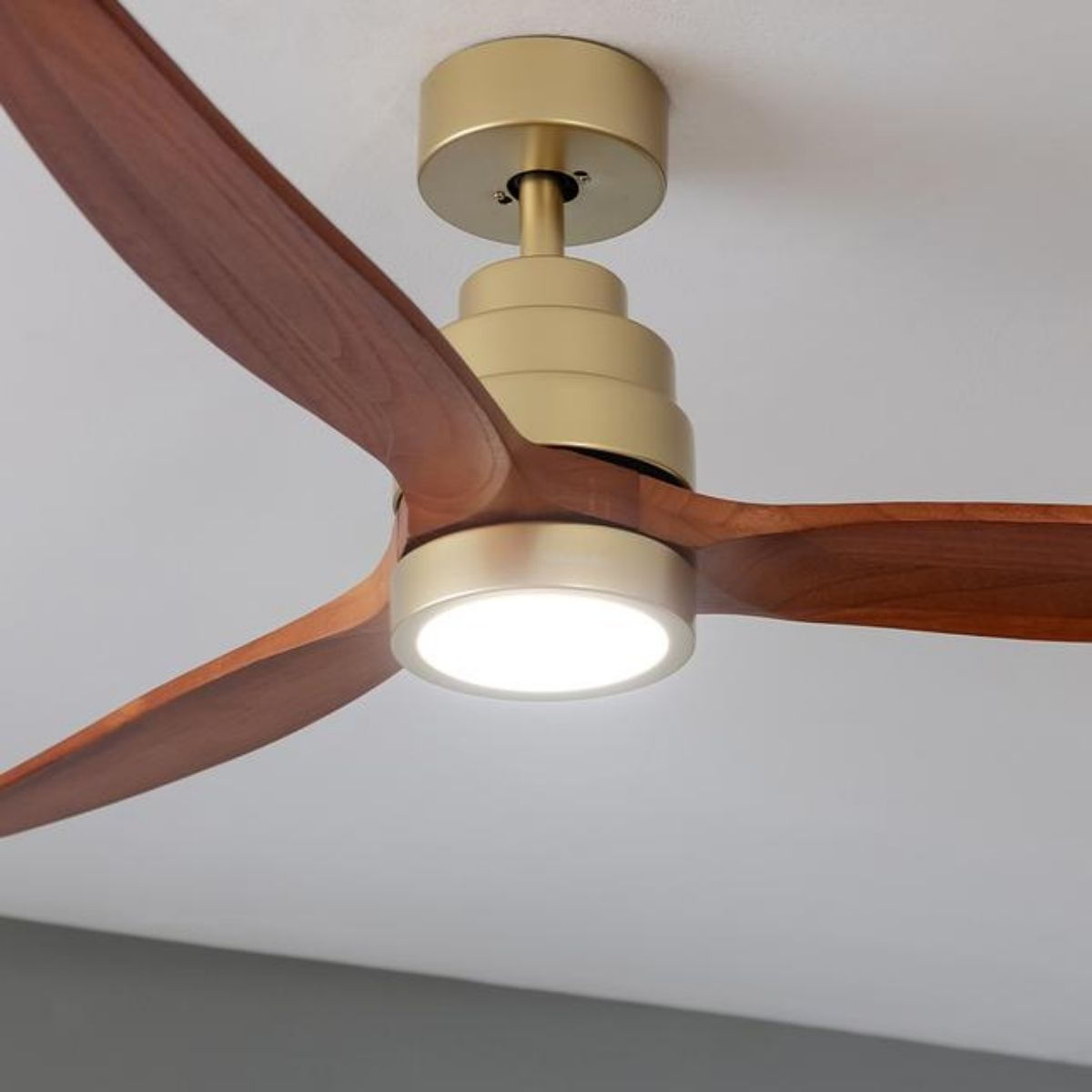 Ventilador-de-techo-Cecotec-EnergySilence-Aero-5295-detalle