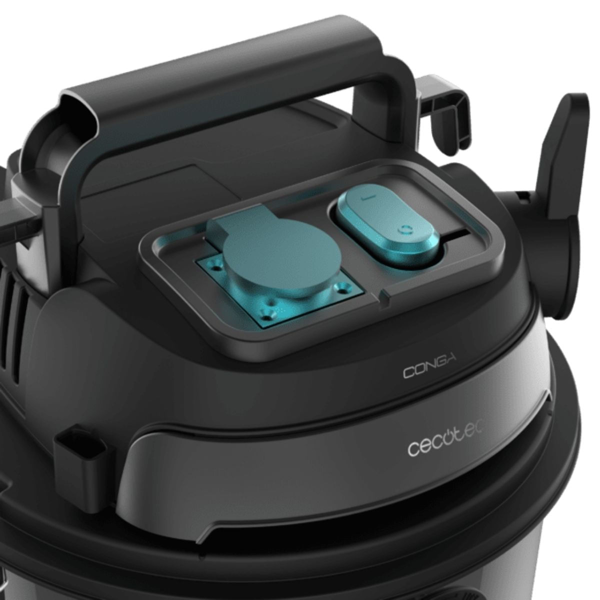 Aspirador-Cecotec-Conga-Rockstar-Wet-Dry-detalle-con-enchufe