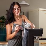 Cafetera-espresso-Cecotec-Cafelizzia-ColdBrew-con-deposito-de-agua