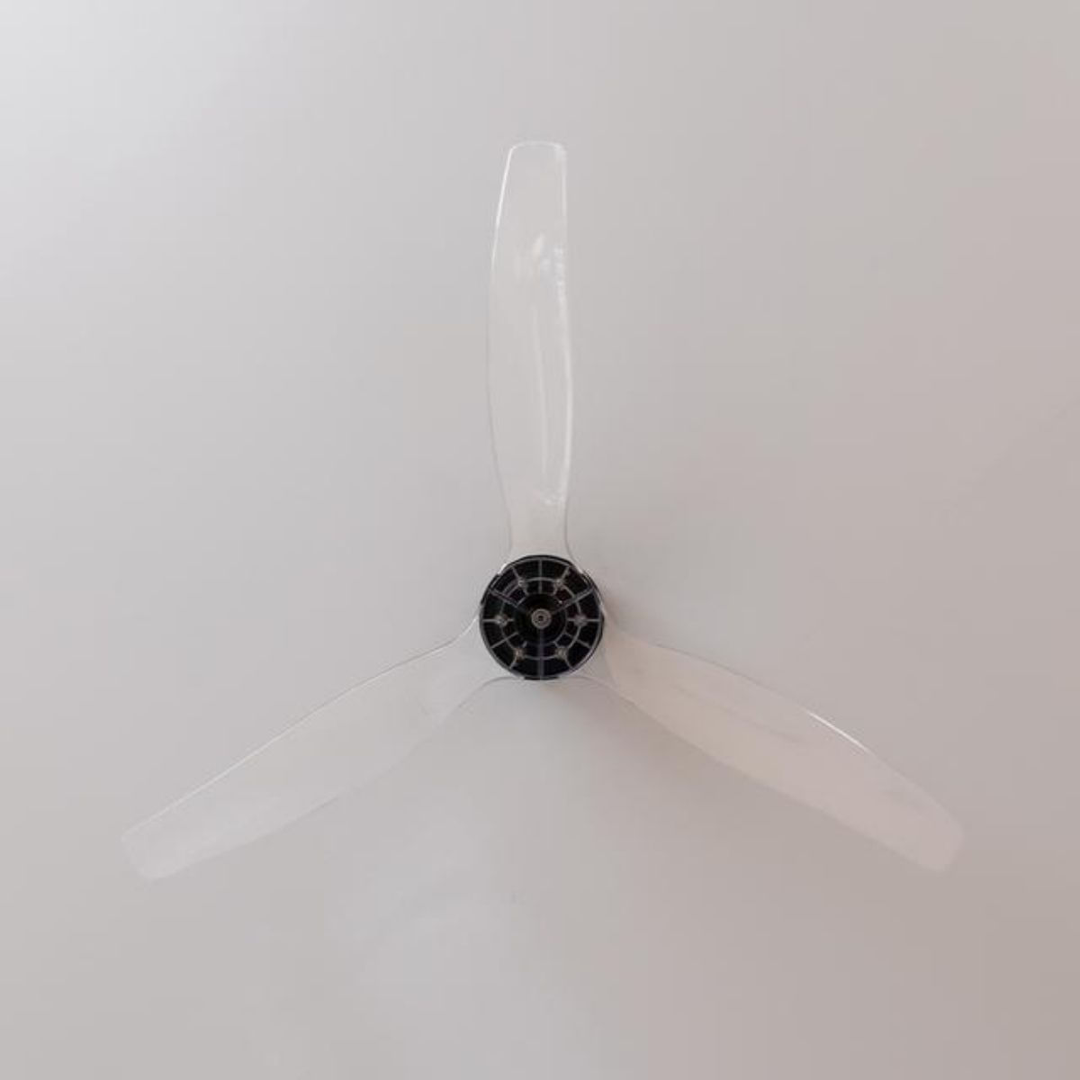 Ventilador-de-techo-Cecotec-EnergySilence-Aero-5285-40W-3-aspas-con-WiFi-negro-Ø132-cm