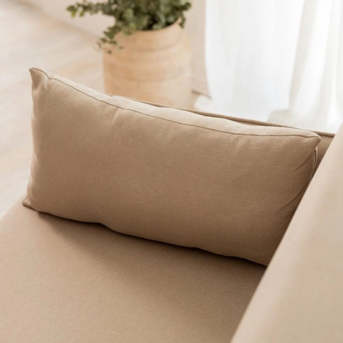 Sofa-cama-Nest-con-bolsillos-lateral-y-2-cojines-beige-80x139x100-cm