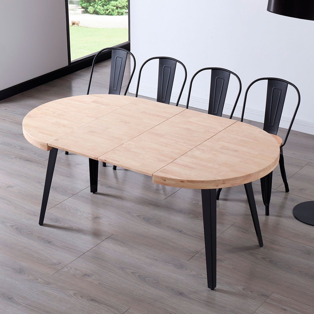 Mesa-de-comedor-Berg-extensible-forma-redonda-roble-Nordish-negro-ambientada-extendida